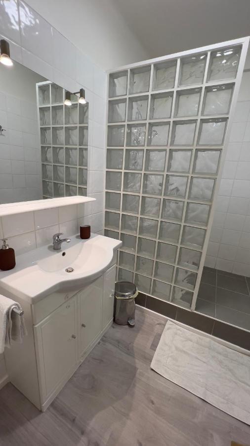 Escale Marseillaise, Grand T2 Calme, Pres Du Vieux Port Pour 2 A 4 Personnes, Nettoyage Rigoureux Marselha Exterior foto